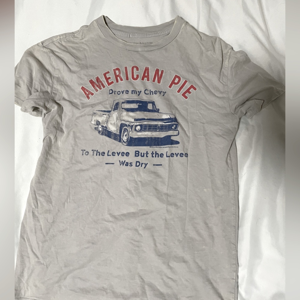 graphic tee